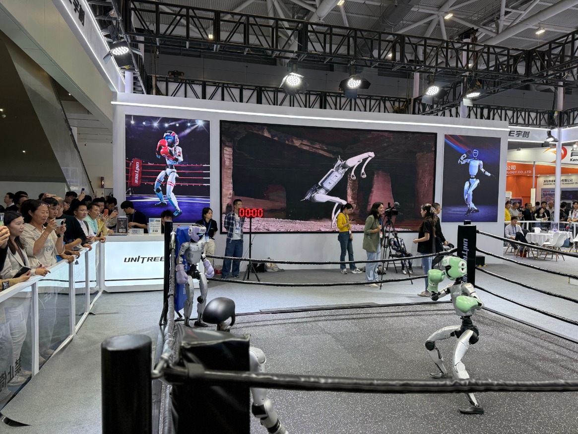机遇还是泡沫?高交会激辩具身智能:明年有望实现“脱离遥控器”突破 场景通用仍需十年沉淀