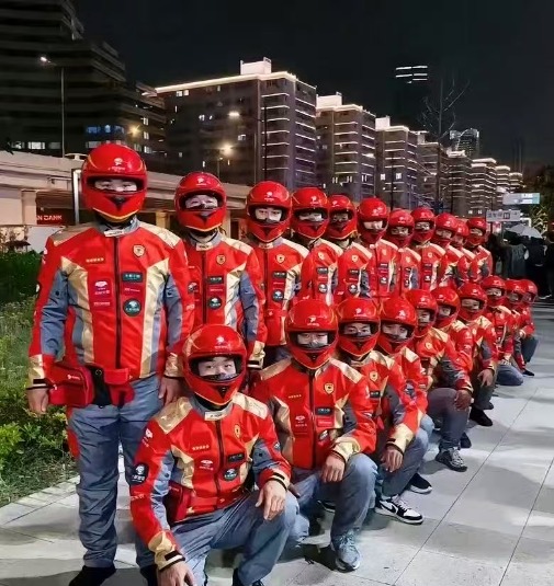 外卖小哥“新装”也要卷了？多个外卖平台回应