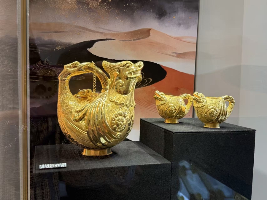 “中国金”走俏,老外扎堆到上海买黄金,有门店一天接待近20“洋面孔”